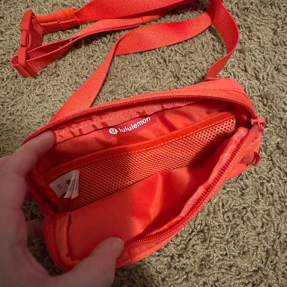 lululemon athletica Red Crossbody Bag - Picture 2 of 2
